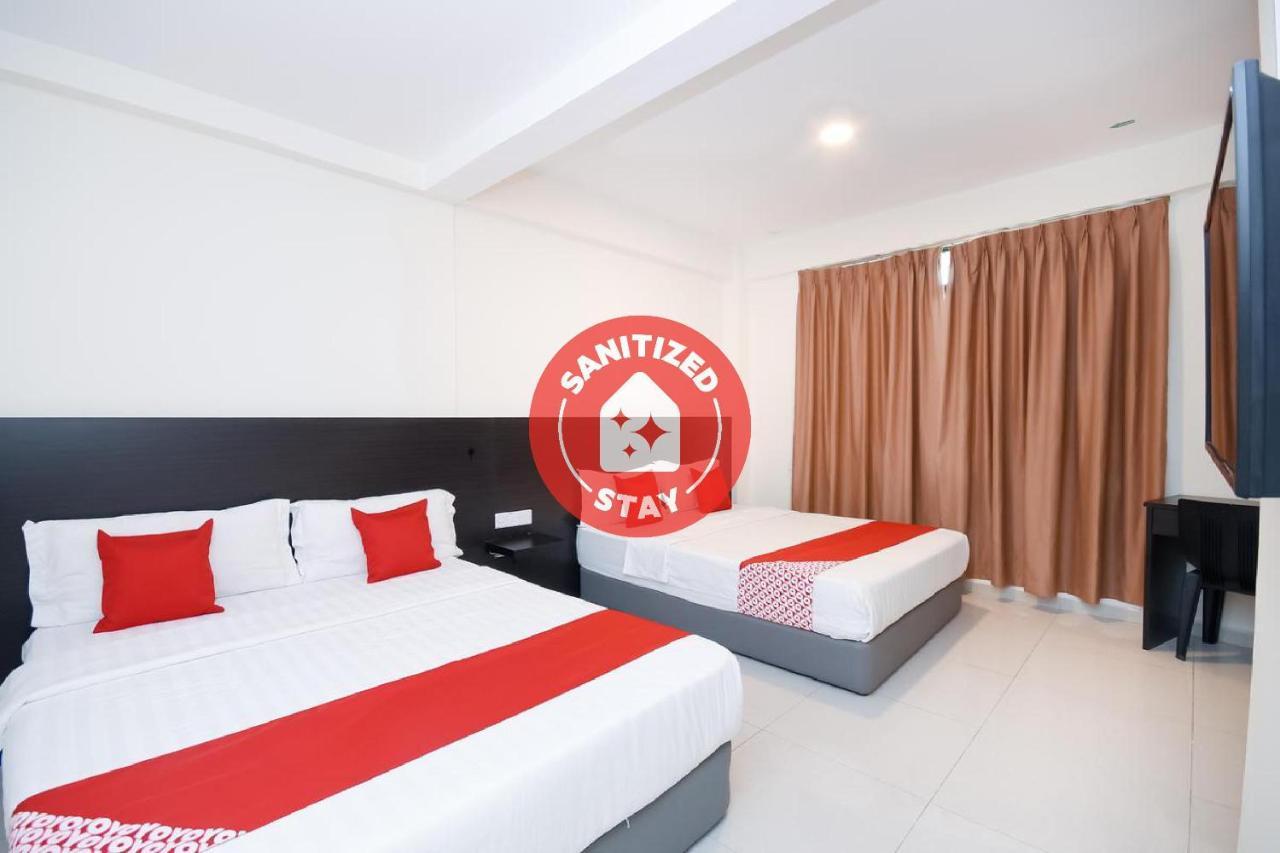 Oyo 1148 Kenyalang Suite Miri Buitenkant foto