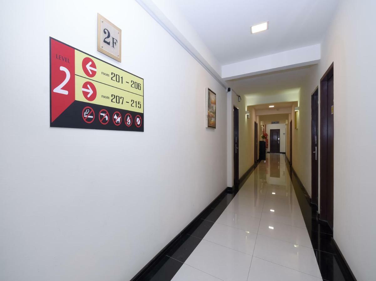 Oyo 1148 Kenyalang Suite Miri Buitenkant foto